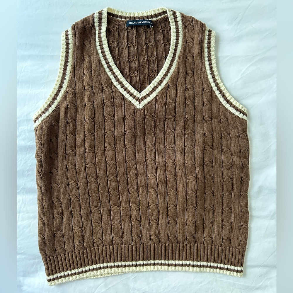 Brandy Melville sweater vest brown.